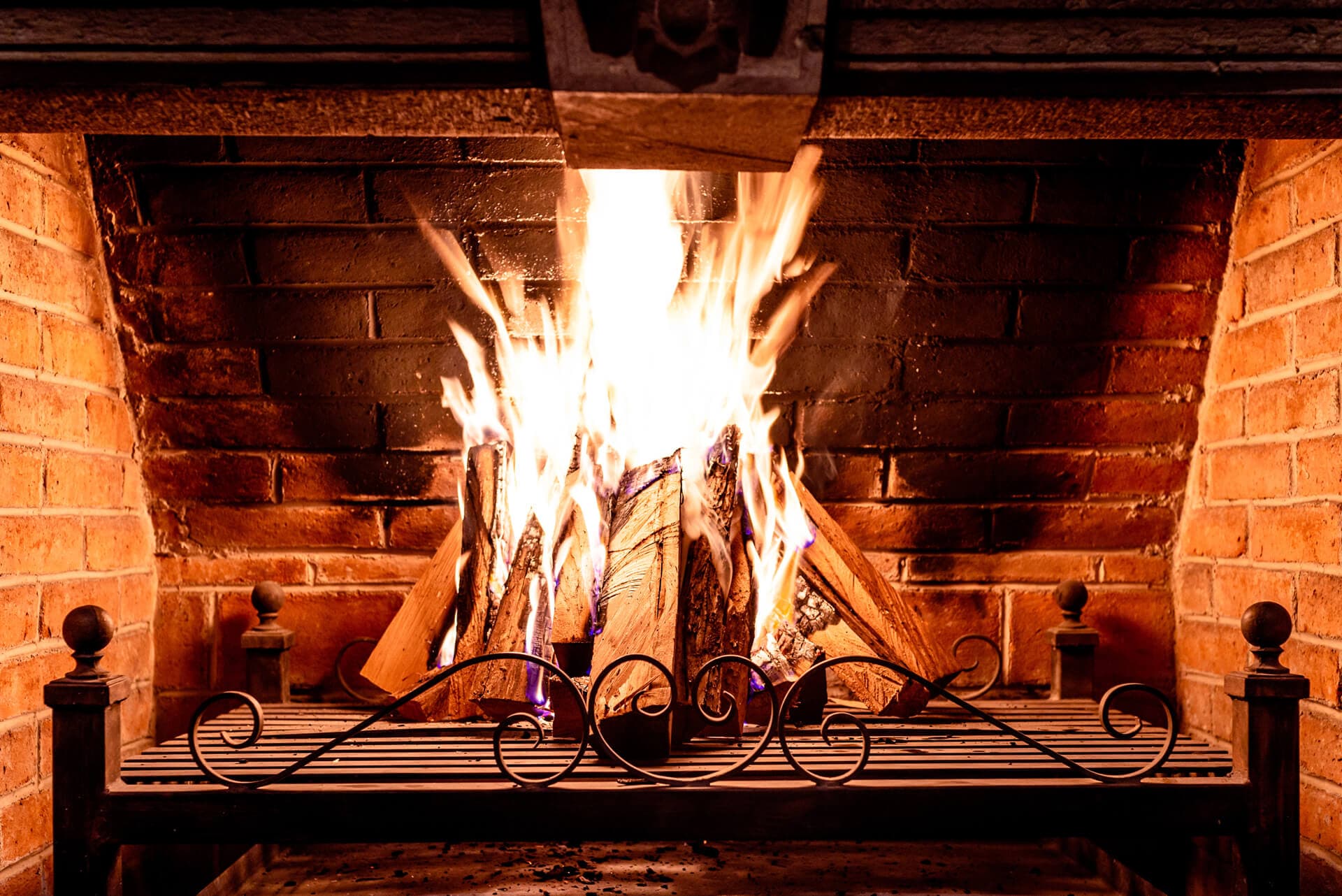 Servicio de instalación y mantenimiento de las chimeneas